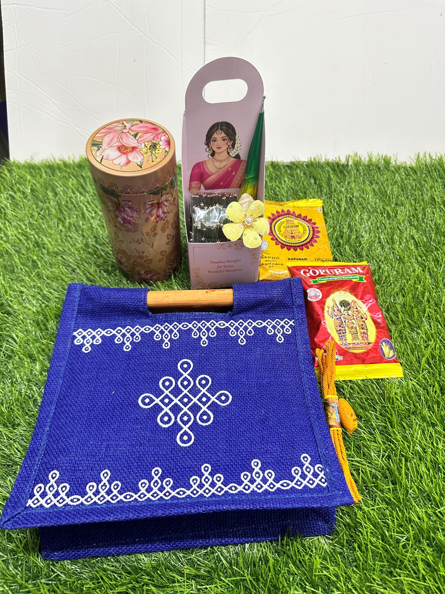 Customized Traditional Return Favour with Aesthetic Hamper