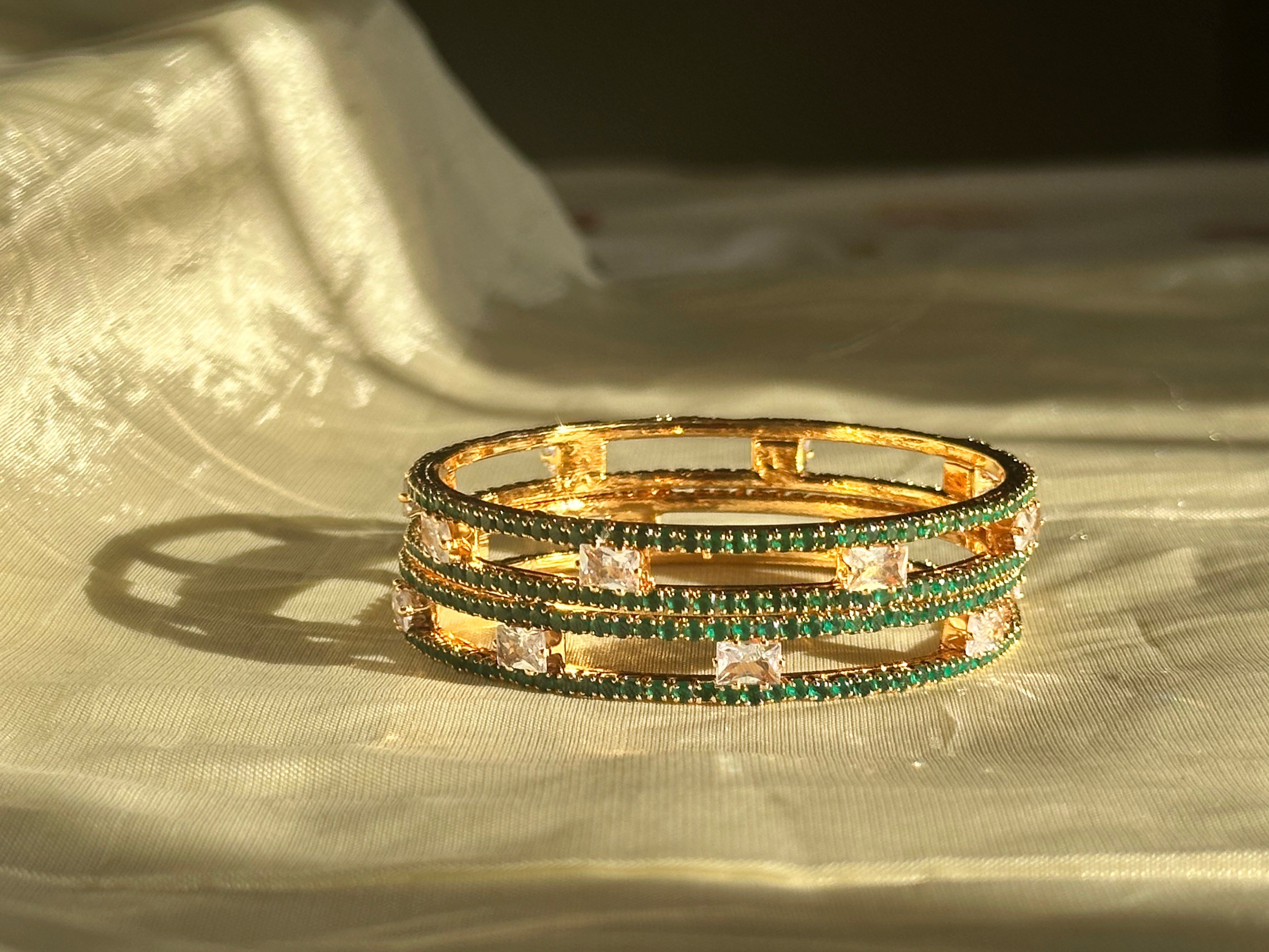 Malar - Antique