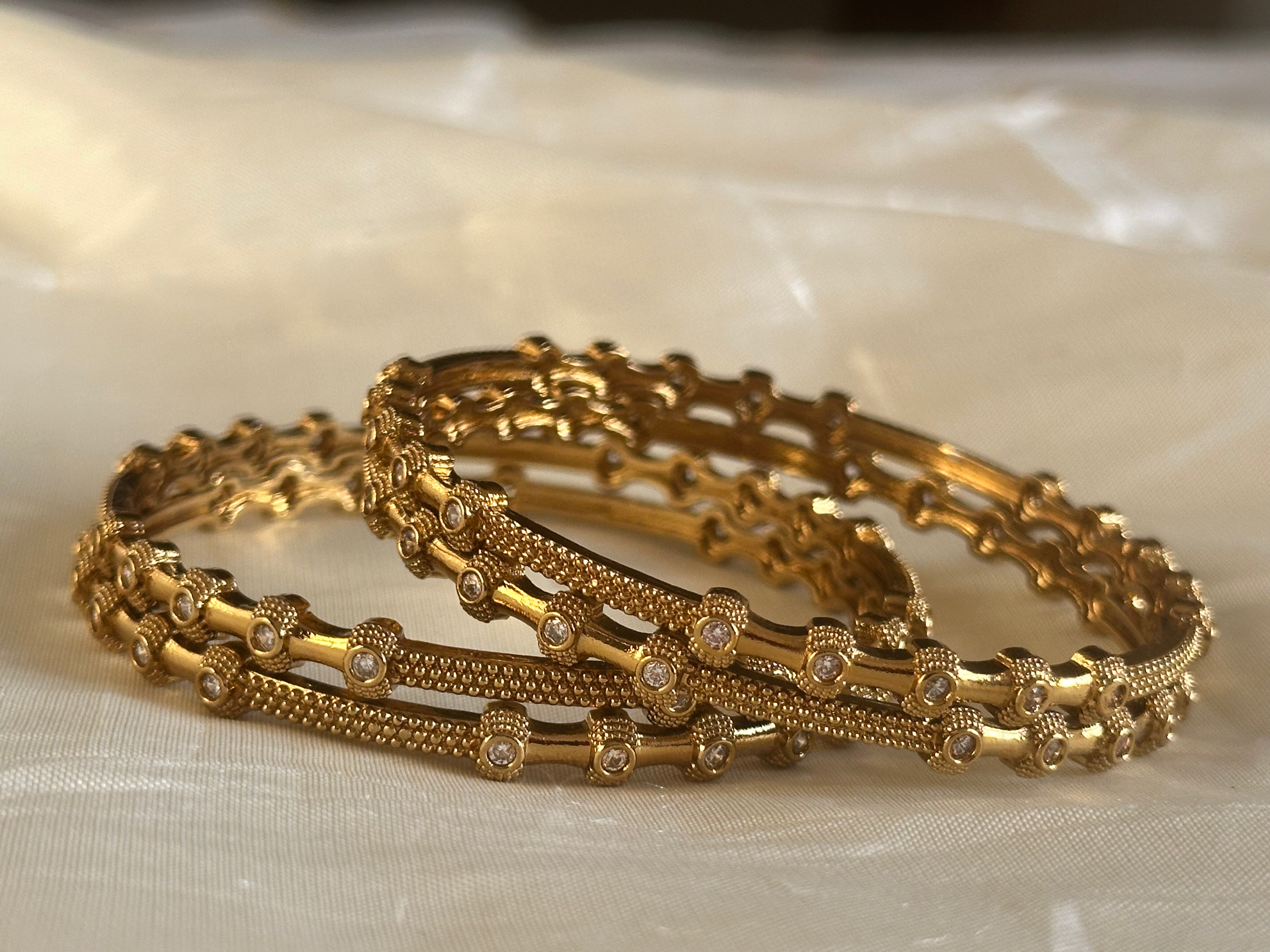 Mogappu Bangles - Antique - set of 4